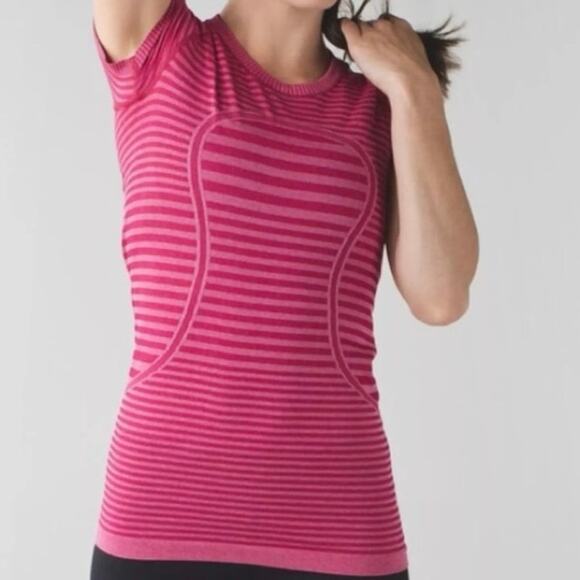 Lululemon tank tops, built in bra, bundle medium - Picture 1 of 4